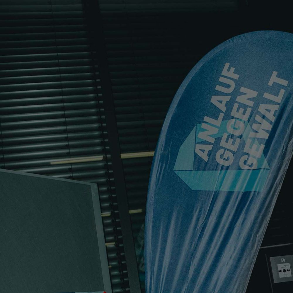 Bei Bedarf steht eine erfahrene Anwältin an deiner Seite. Die Erstberatung hilft dir zu verstehen, welche Rechte du hast und welche Wege offenstehen. Gemeinsam entwickelt ihr Optionen, wie es weitergehen kann.